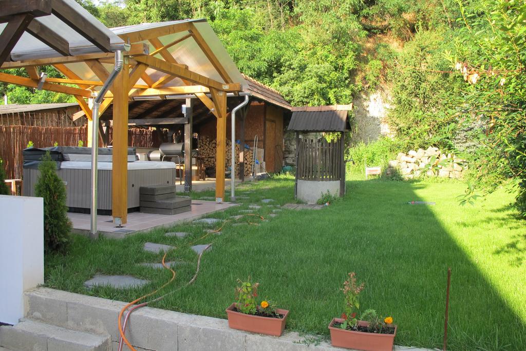 Panni Vendégház Egerszalók Esterno foto